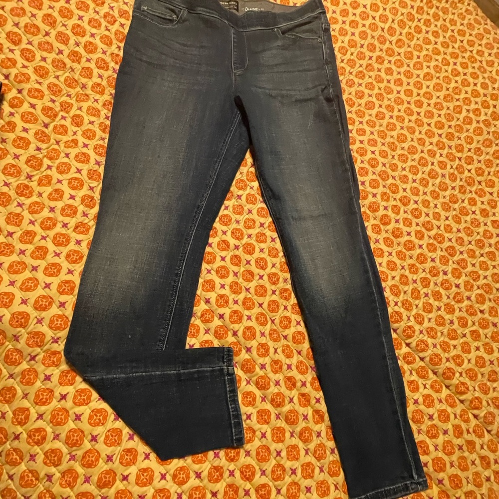 Lee Modern Series “the Dream Jean”.
